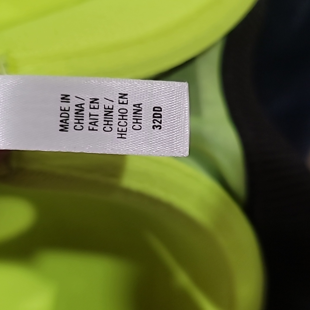 Athletic bra - Picture 6 of 6